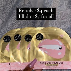 Gold foil lip mask